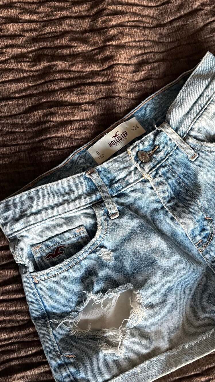 Hollister Distressed Denim Shorts Size 0 Light Blue Cuffed Hem - Picture 2 of 5